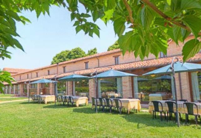 Hotel La Foresteria Abbadia di Fiastra Esterno foto