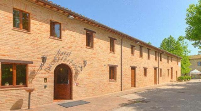 Hotel La Foresteria Abbadia di Fiastra Esterno foto